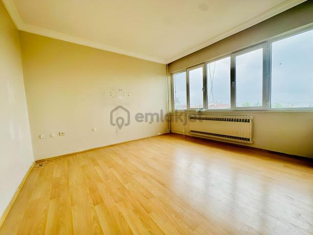 Ümitköy Sitesinde Yenilenmiş 3+1 Metro Ve Galleria Yakını 3