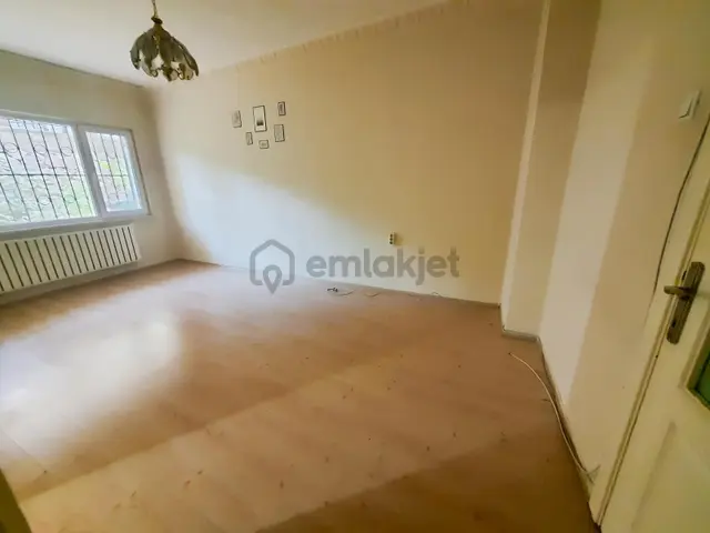 Arel'den Gençlik Cadde Üstü Merkezi Konumda Kombili Giriş 2+1 5