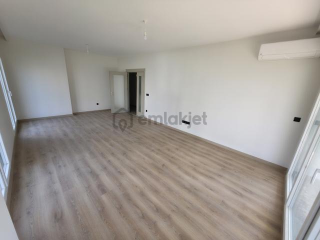 Büyükçekmece Lüks Site İçi Villa Konforunda Kiralık 3+1 Daire 3
