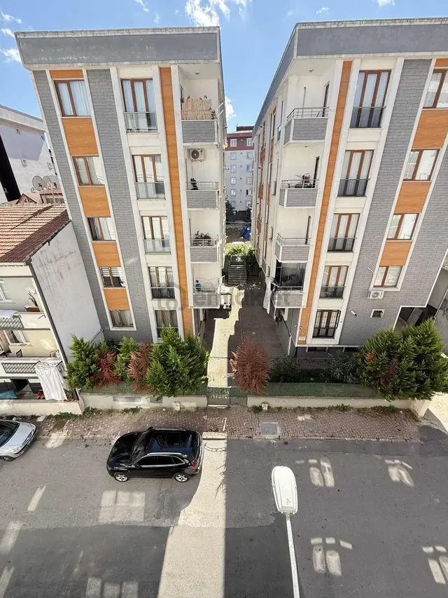 Garanti'den Şile Yoluna Yakın Kapalı Otoparklı Sıfır Arakat 3