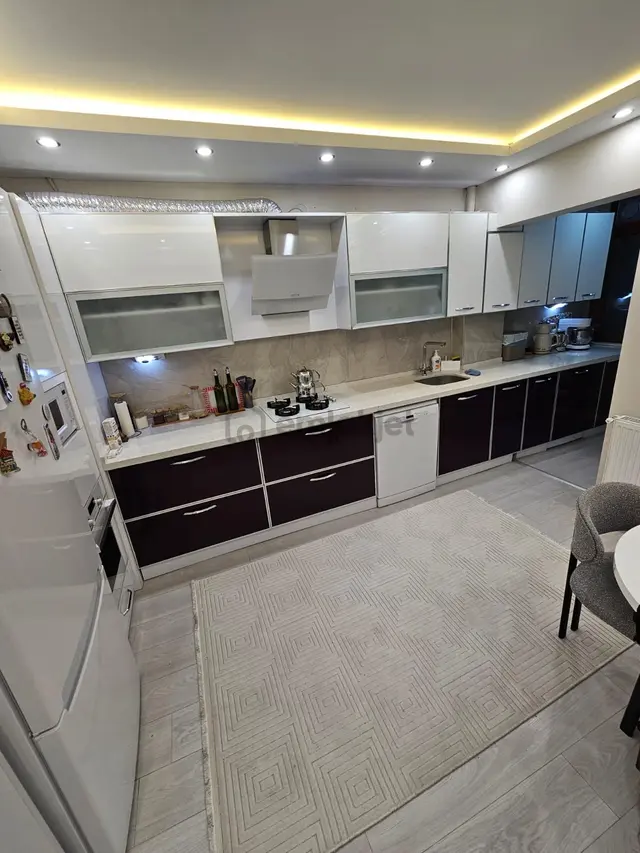 ,yıldız Gayrımenkul Den Kazancılar Cadde 3+1 Lüks Yapılı Masrafsız Satılık Ara Kat Fırsat Daire 3
