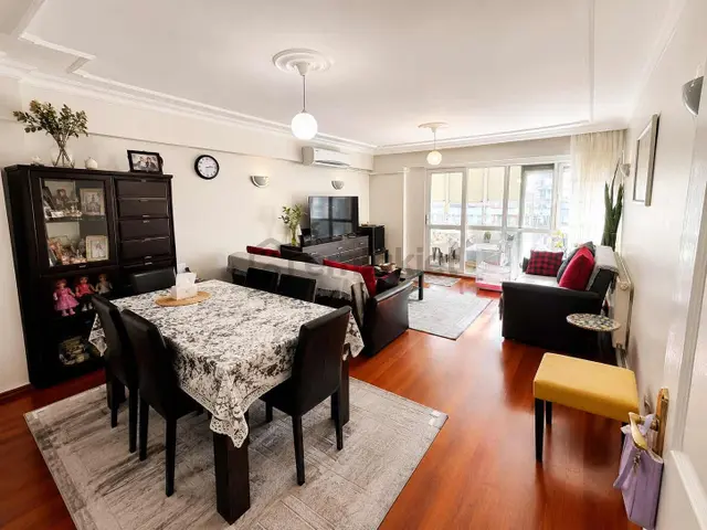 İnönü Caddesinde 120 M² Net Asansörlü Doğalgazlı Ara Kat 3+1
