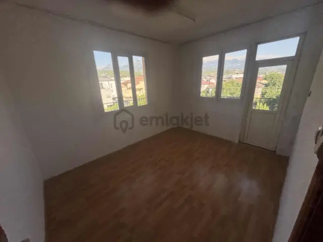 Seydikemer Cumhuriyet Mh Merkezi Konumda Kiralık 4+1 Daire 3