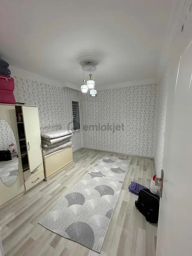 Güneş Mahallesi Geniş 4+1 Kattan Bölme Daire 2