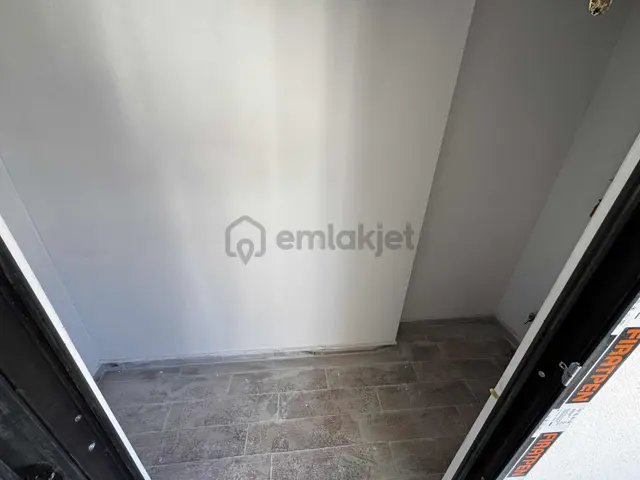 [ema]doğukent Cadde Üzerinde Site İçerisinde Satılık 3+1 Daire 2