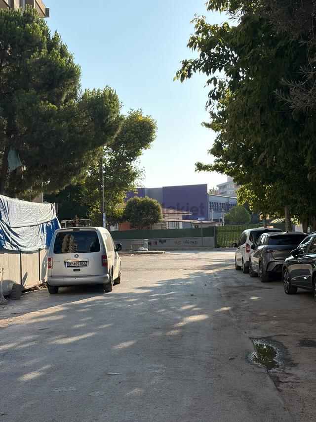 Bayraklı Galen Hastanesí Yakını Kíralık Dükkan 2