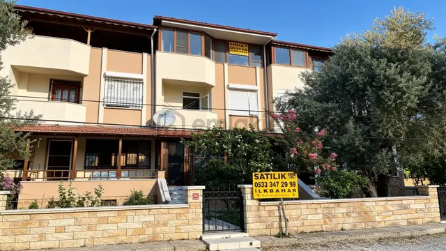 Altınoluk'da Denize 250 Metre Çift Bahçeli Müstakil Girişli Triplex Villa 2