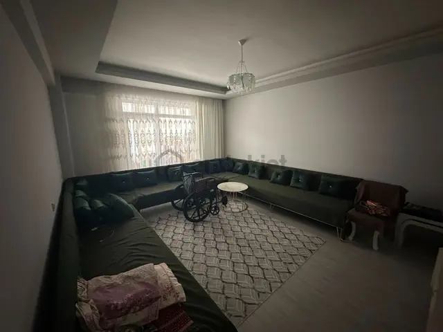 Genç Osman Caddesi Yakını Nezih Lokasyonda Site İçi Hazır 2+1 Daire 4
