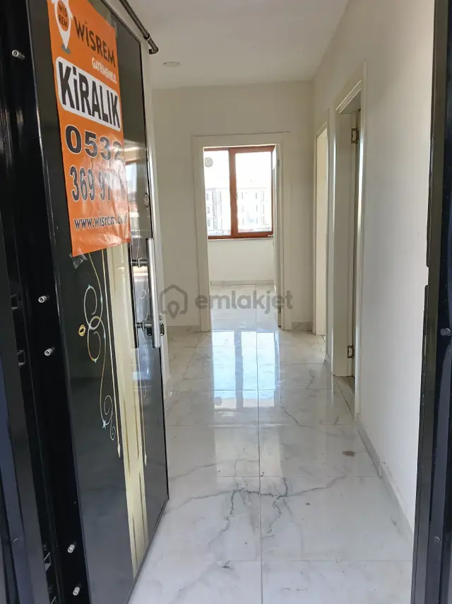 Koçyazı'da Kapalı Otoparklı Ayrı Mutfaklı Ebeveyn Banyolu Ara Kat 2+1 Kiralık 2