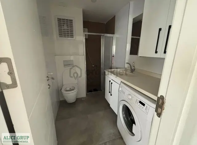 Stad Yakını Az Katlı Binada Zemin Kat Full Eşyalı Kiralık Daire 2