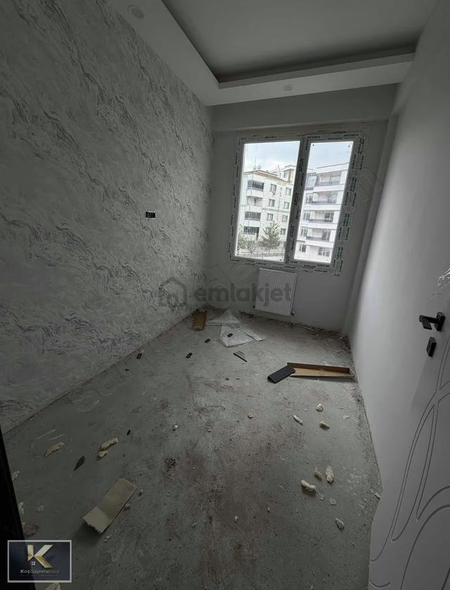Zümrütkent Caddesi Üzeri Kiralık 2+1 Daire 5