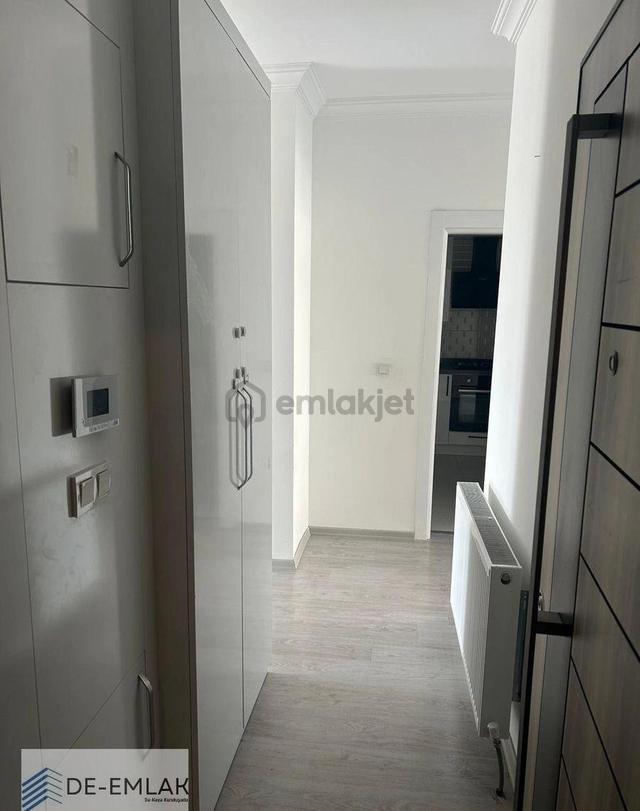 De-emlak'tan 3+1 Geniş Ebeveyn Banyo Kapalı Mutfak Kiralık Daire 1