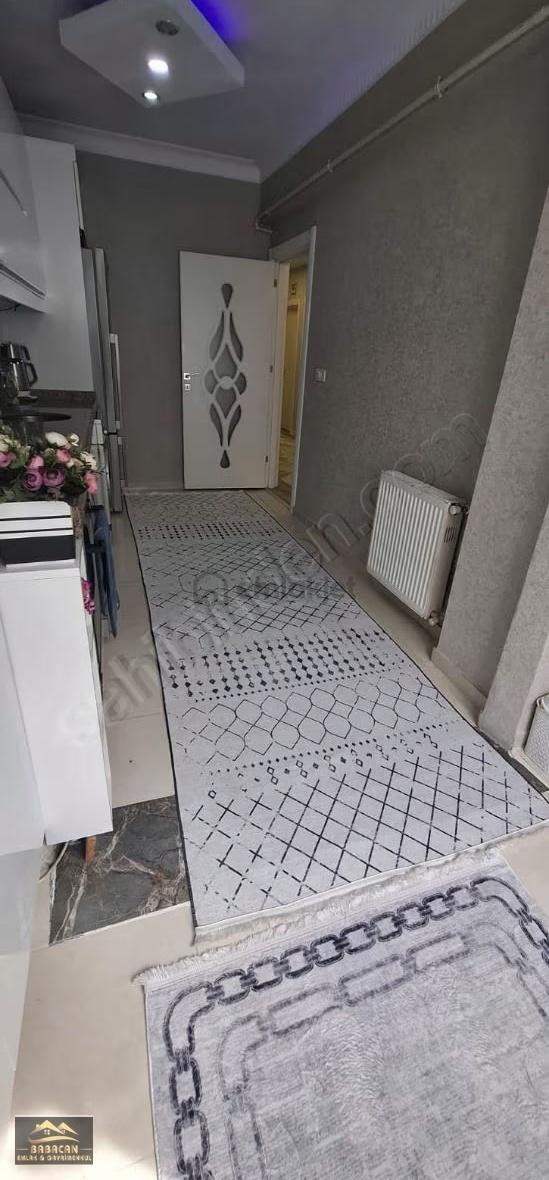 Beylikdüzü'de Satılık 5+2 Ön Cephe Dubleks Daire Tadilatsız 5