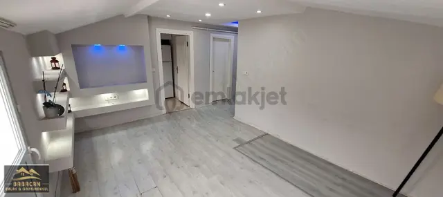 Beylikdüzü'de Satılık 5+2 Ön Cephe Dubleks Daire Tadilatsız 2