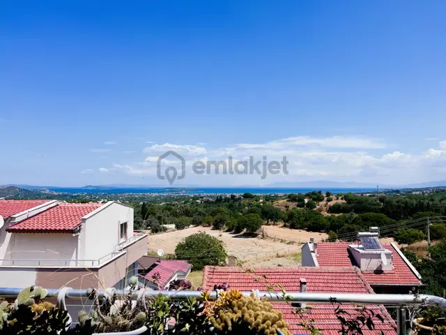 Toptepe'de Deniz Manzaralı, Bahçe Kullanımlı, 140 M² Geniş Daire 1