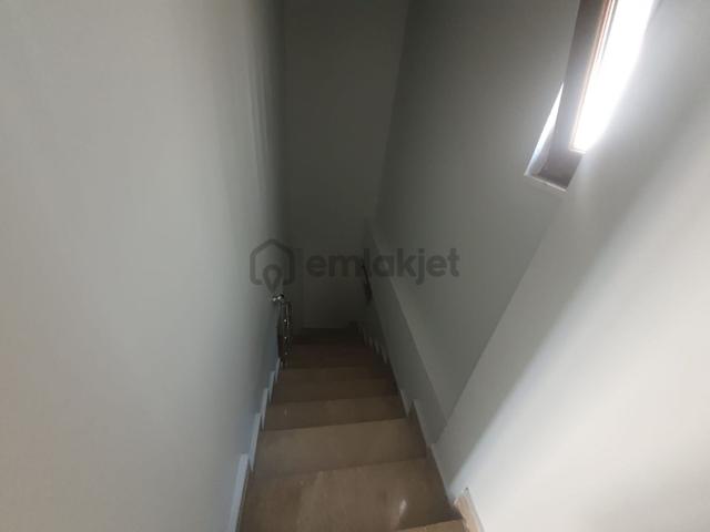 Redstone Zena'dan Eski Çarşamba Pazarı Girişinde 3+1 Ters Dublex 2