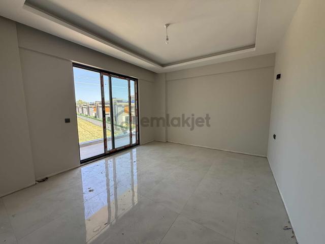 Serdivan Aralık'ta Satılık 5+1 Lüks Villa 4