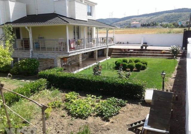 Yuşa'dan 1.774 M² Arsa İçinde 480 M² Tripleks Müstakil Villa 2