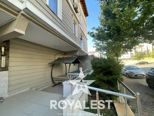 Royalest'ten Yeni Boyalı Temiz Binada Üniversiteye Yakın Eşyalı 2
