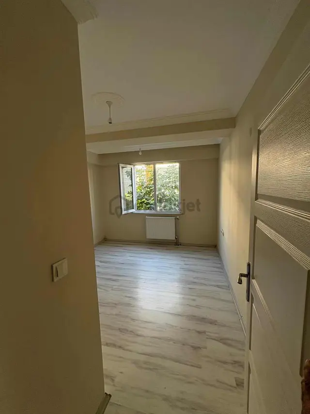 Mehmetoğlu Gayrimenkulden Çobançeşme De 2+1 Kiralık Daire 4