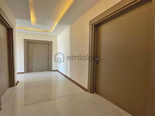 Site İçerisinde Metrobüse Yürüme Mesafesinde Geniş 3+1 Satılık Daire 4