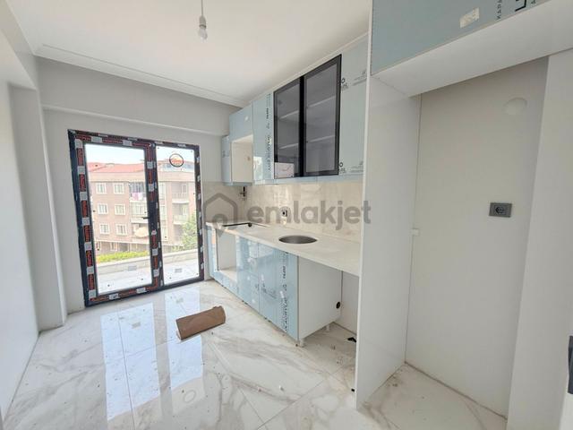 Mertcan'dan Yayalar Mah. İskanlı Açık Balkonlu 3+1 Daire 4