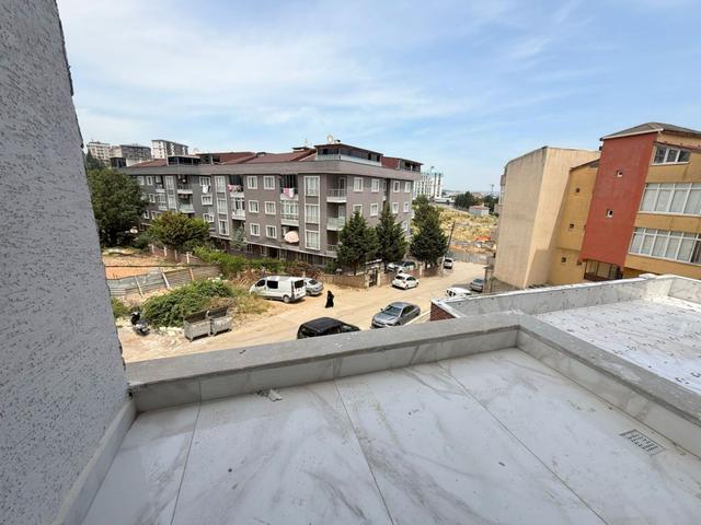 Mertcan'dan Yayalar Mah. İskanlı Açık Balkonlu 3+1 Daire 5