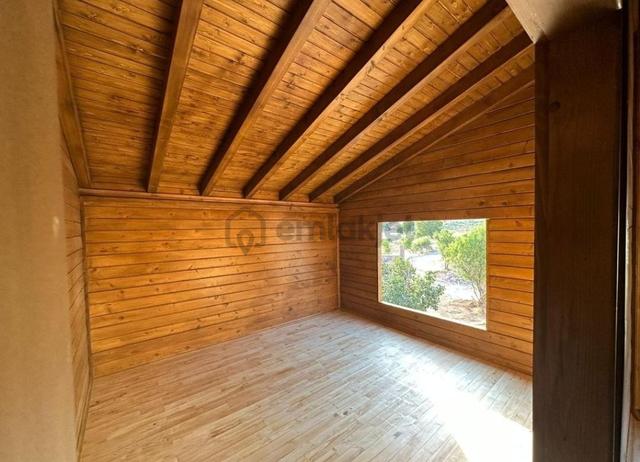 Yeni Rota'dan Şehrin Merkezine Yakın Site İçinde Ahşap Villa 4