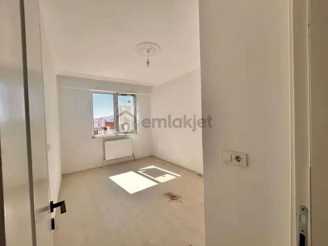 Yeni Rota'dan Kuzey Çevreyolu Altı Yeni Yapı Satılık 2+1 Daire 2