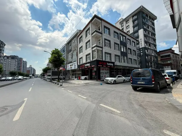 Mahmutbey Yolunda Tabela Değeri Yüksek Prestijli Satılık Bina 3