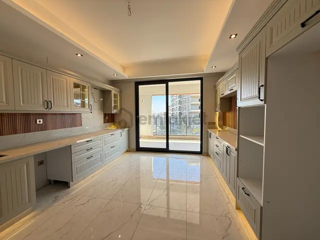 Yeni - Merkezi Konum - Cadde Üzeri - Satılık Lüx 5+1 Daire 1