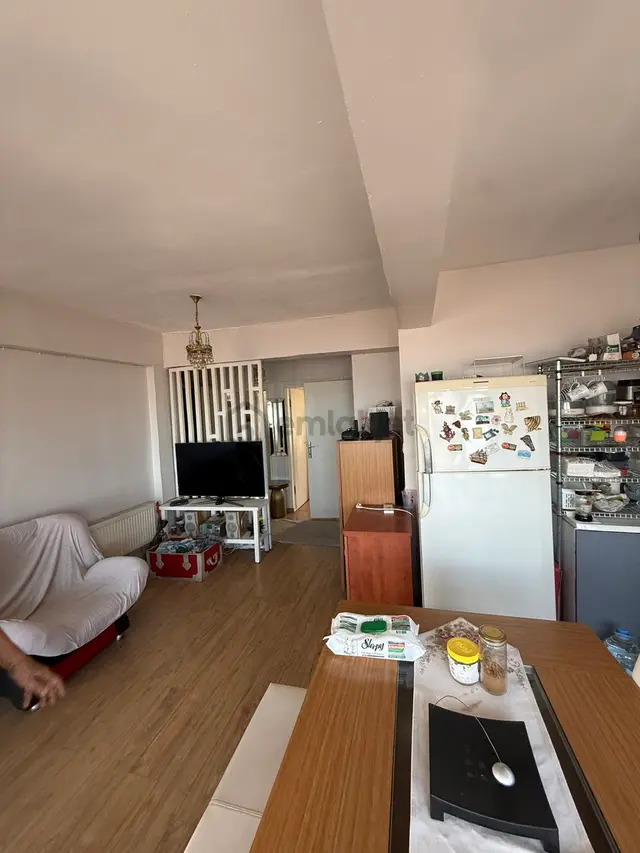 100yıl Bulvarına Cephe İci Temiz Satılık Daire 2
