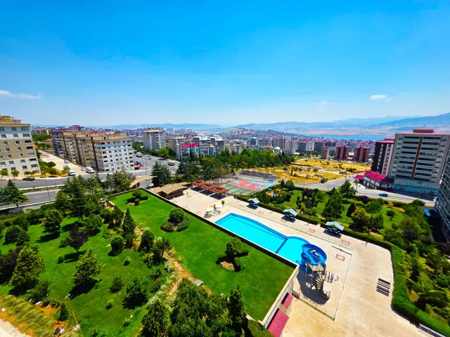 Yeni Rota'dan Dream City'de Manzaralı, Bakımlı 4+1 Satılık Daire 1