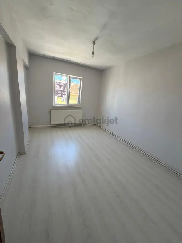 Mes Emlak'tan Dr Refik Saydam İlokulu Yanı 3+1 Kiralık Daire 2