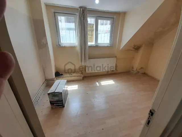 Kocamustafapaşa Merhaba Cad 2+1 Çift Cephe Bahçeli Kiralık Daire 3