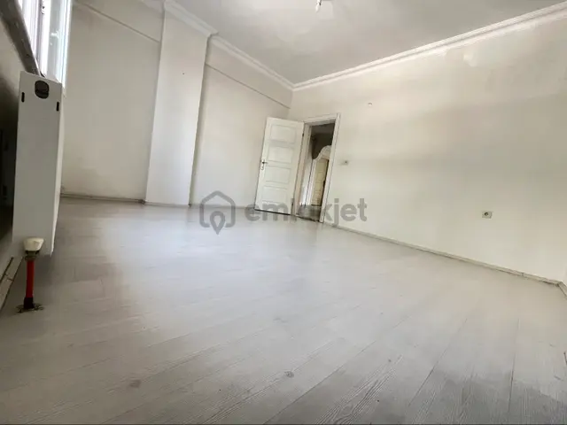 Ahmet Yesevi Mah 3.5+1 140m2 Müstakil, Bahçeli, Çift Wc'li Ve Balkonlu Geniş Kiralık Daire 3