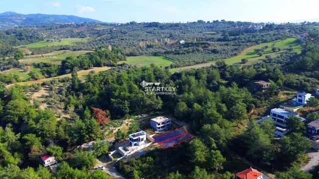 Kuşadası Soğucak'ta Kısmi Deniz Manzaralı, Villa İmarlı 2 Parsel 4