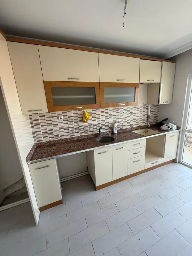 Ege Emlaktan Çarşı Öğretmen Evi Yanında Geniş Kiralık 3+1 1