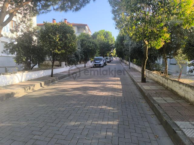 75.yıl.mah. Laleli Pazar Yanı Lüks 3+1 350 M2 Trraslı Dubleks 11.500.000tl 5