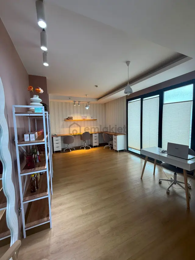 Referans Güneşli'de Kiralık 2+1 Daire, 80m², Merkezi Konum 2