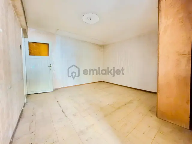 Karşıyaka Lisesi Ve Zübeyde Hanım Anıtı Yakını Ara Kat 3+1 125m2 3