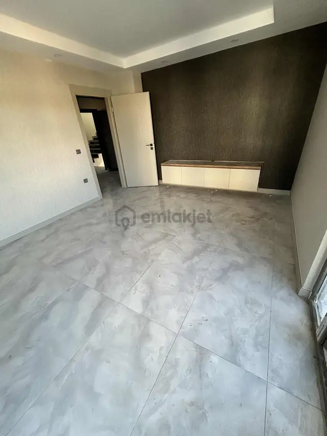 Taşpınar Gayrimenkulden Satılık İstiklal Mah. 2+1 Arakat Daire 5