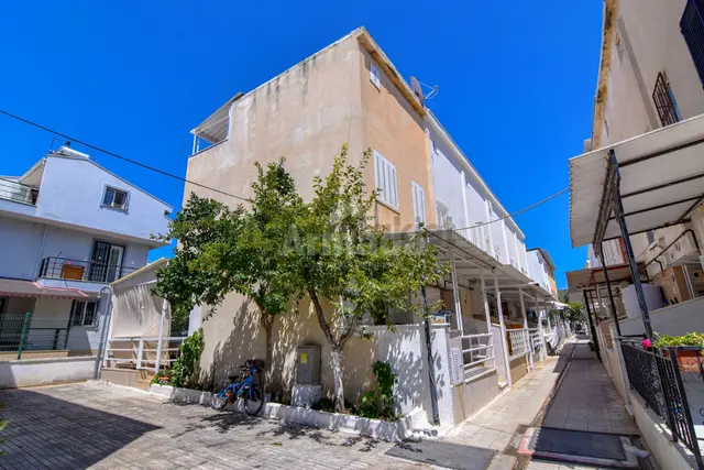 Kuşadası Karaova Mahallesinde Eşyalı Masrafsız Satılık Yazlık 1