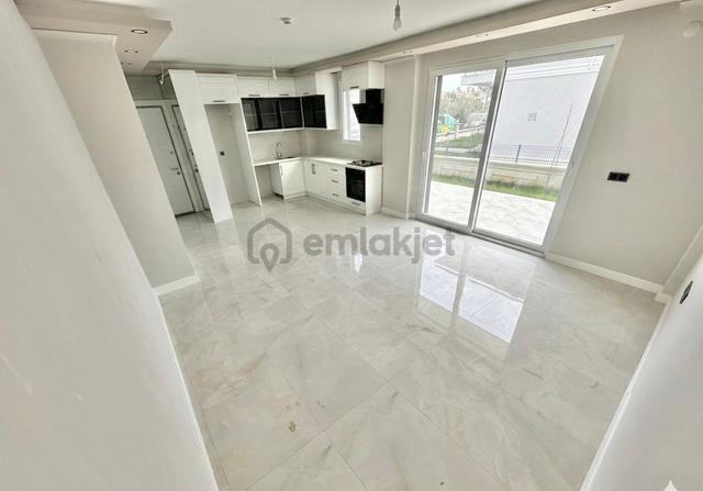 ꧁ay Emlaktan꧂denize Sadece 50 Mt Yüzme Havuzlu Geniş Bahçeli Satılık 3+1 Villa 5