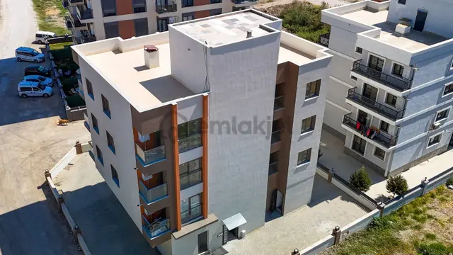 Seyrek'te Kat Mülkiyetli Ful Kredili Eşyalı 1+1 Satılık Daire 3