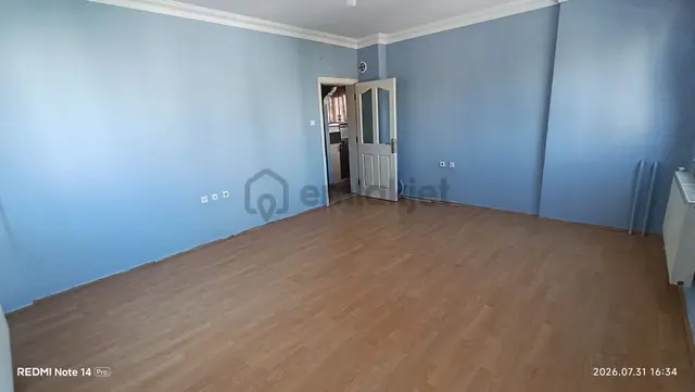 Uşak Merkez 3+1 Kiralık Ara Kat Atatürk Mahallesi Sakin Huzurlu Yeşillik İçinde 1