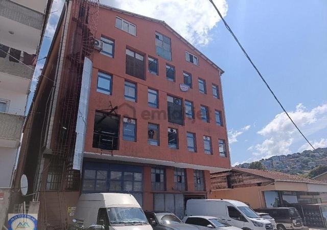 Satılık Beykoz Camlıbahcede 5 Katlı Fabrika Asansörlü 3500 M2 Kapalı Alanı 3