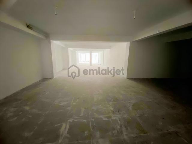 Altınova Merkez Belediye Yanında Satılık 415 M2 Düz Giriş Dükkan 5