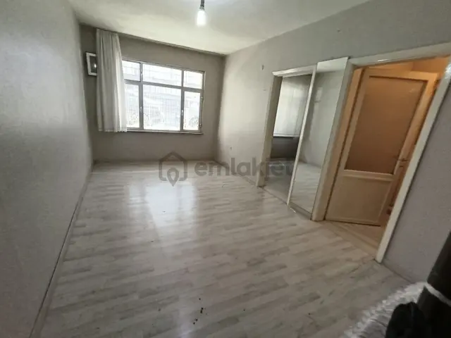 Sefaköyde Kiralık 120 M2.3+1 Giriş Kat Esra Emlak 1