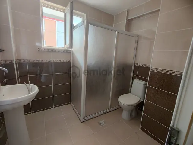 Plevne Cami Arkası Ara Kat 3+1 Kiralık Daire 3